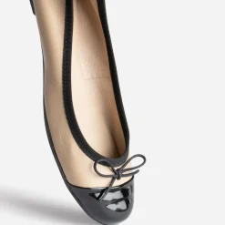 Ballerine beige en cuir à petit nœud