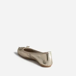 Ballerine dorée en cuir avec nœud