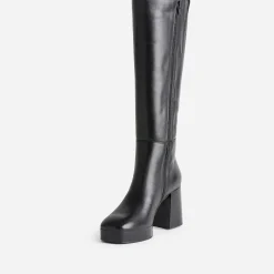 Botte noire en cuir à plateforme pour mollets fins