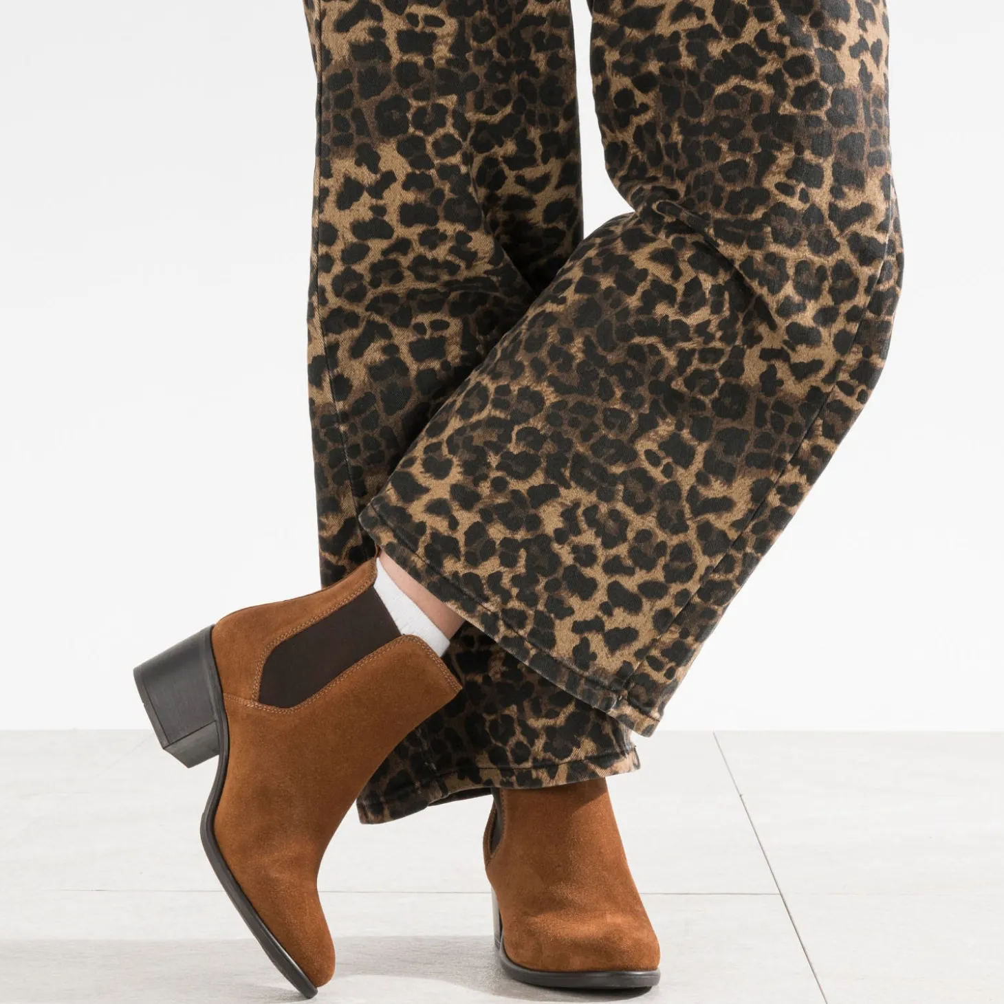 Chelsea boots camel en cuir velours