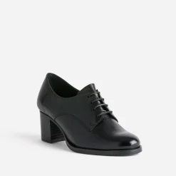 Derby à talon noir en cuir