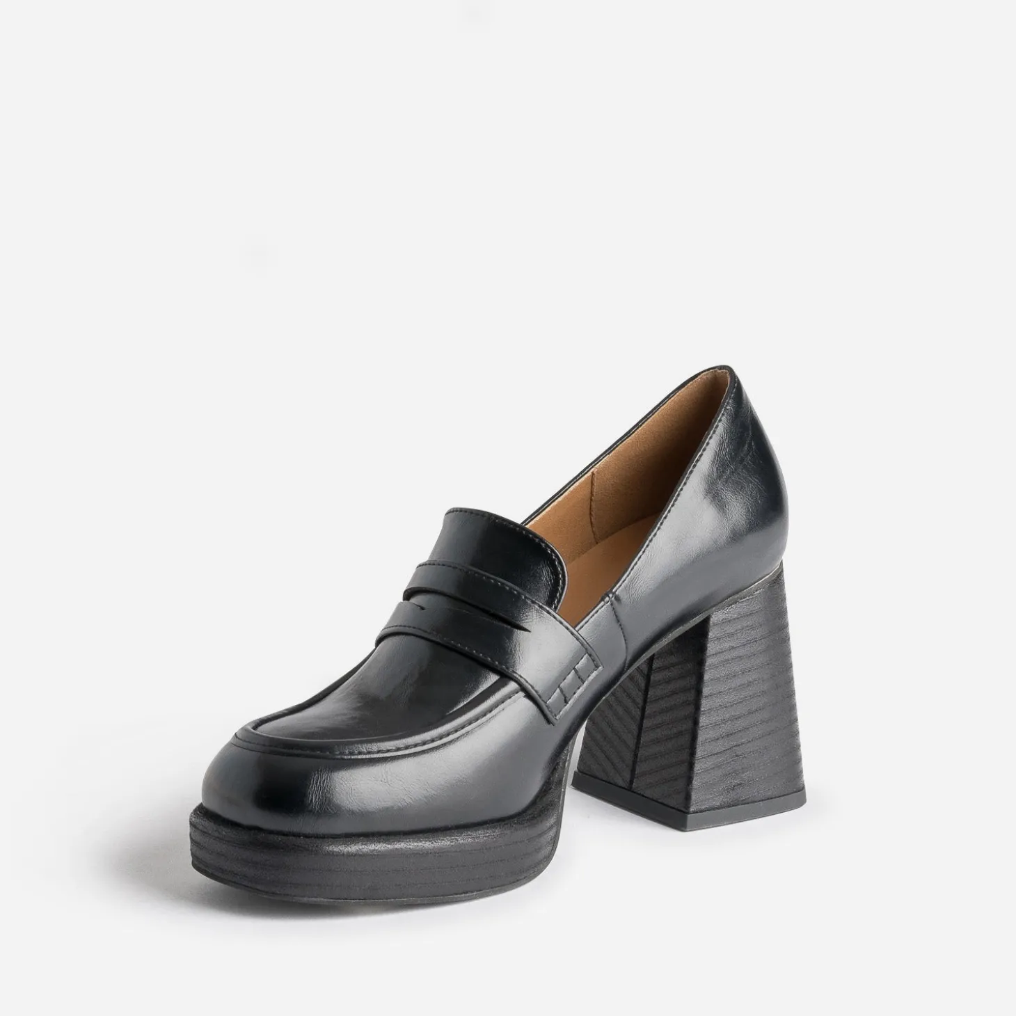 Mocassin noir à talon et plateforme