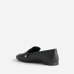 Mocassin noir en cuir rivets dorés