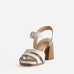Sandale beige brides croisées