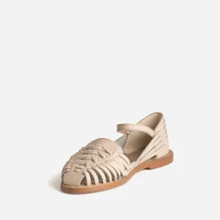 Sandale fermée écrue cuir tressé