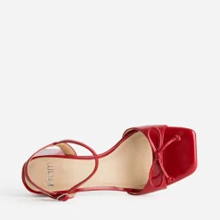 Sandale rouge décor nœud