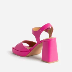 Sandales à talon rose