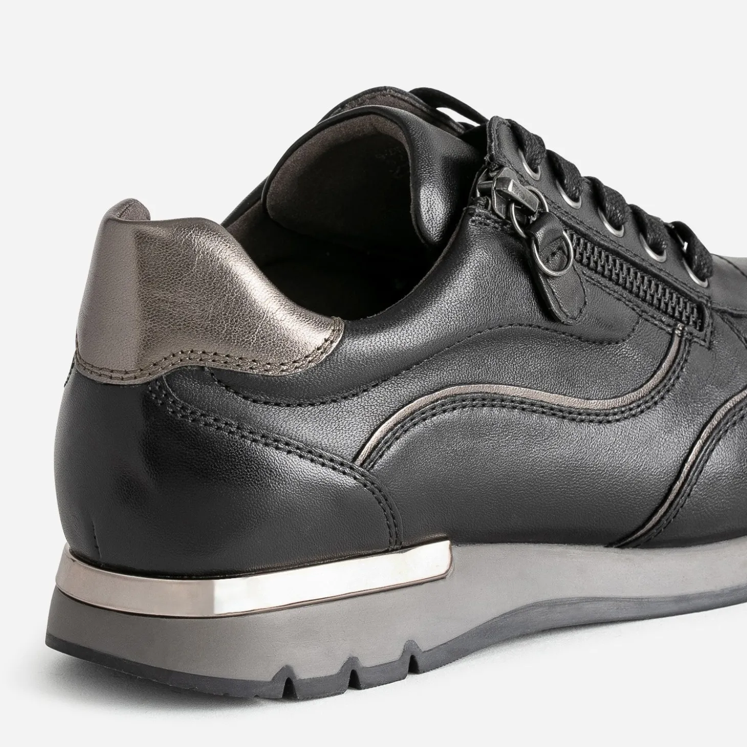 Tennis CAPRICE noire en cuir
